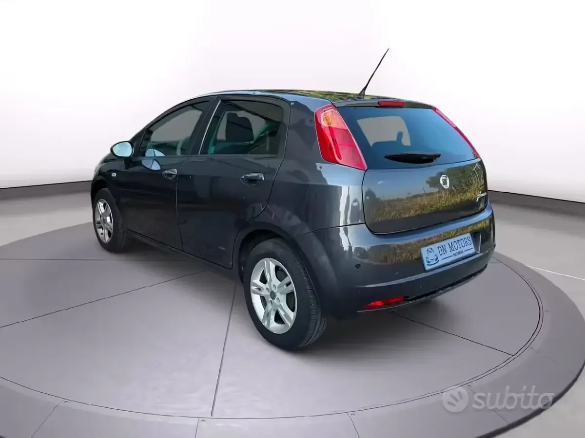 Usata Fiat Grande Punto 65 CV (47 kW) 2007 Grigio Utilitaria