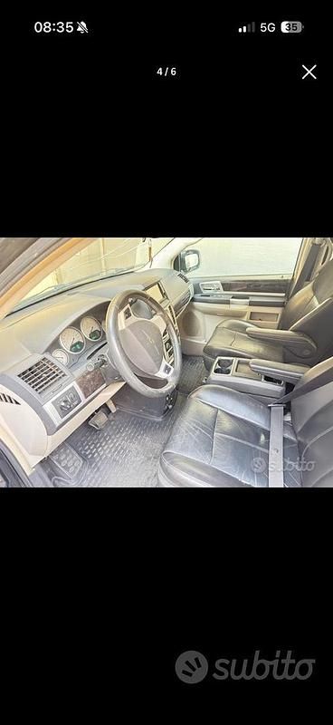 Usata Chrysler Grand Voyager 163 CV (119 kW) 2010 Nero Monovolume