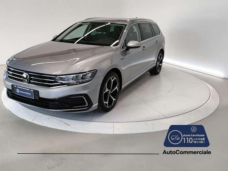 Usata VW Passat GTE 218 CV (160 kW) 2023 Argento Station wagon