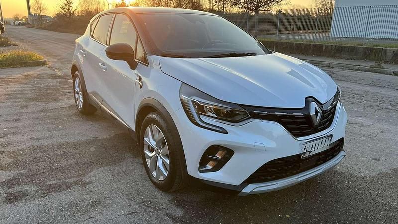 Usata Renault Captur Intens 160 CV (117 kW) 2022 Bianco SUV