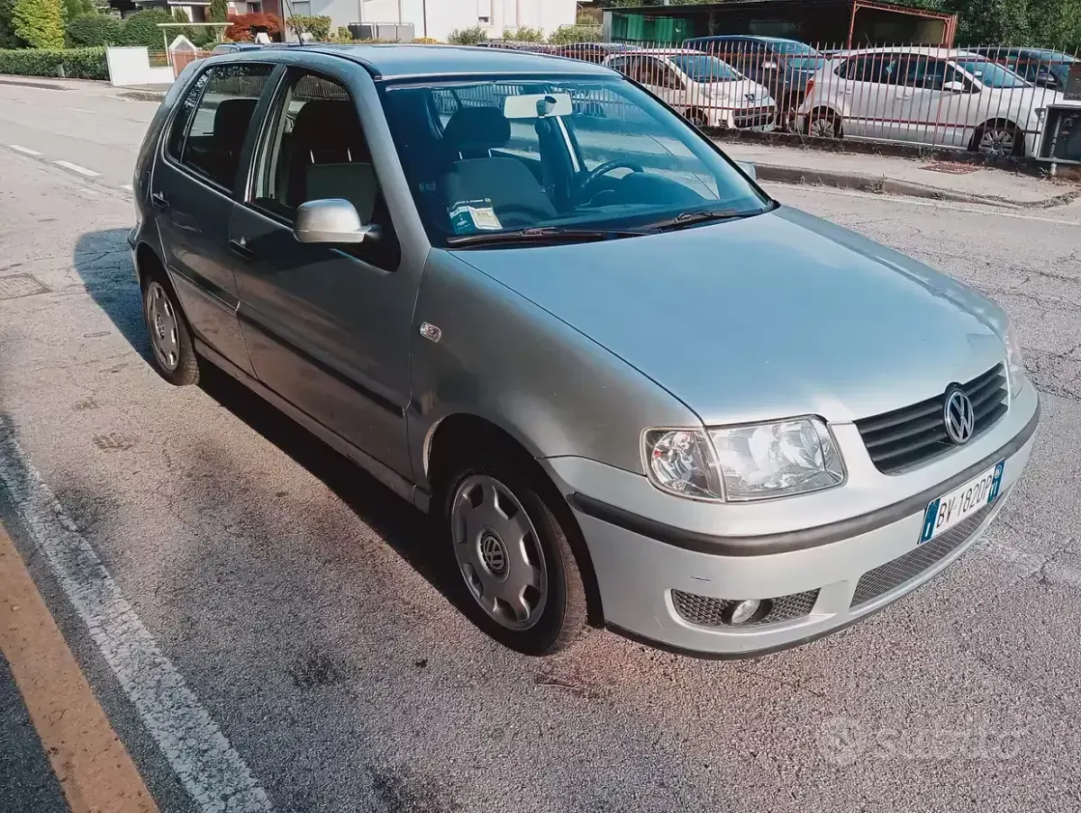 Usata VW Polo Comfortline 64 CV (47 kW) 2001 Grigio Berlina