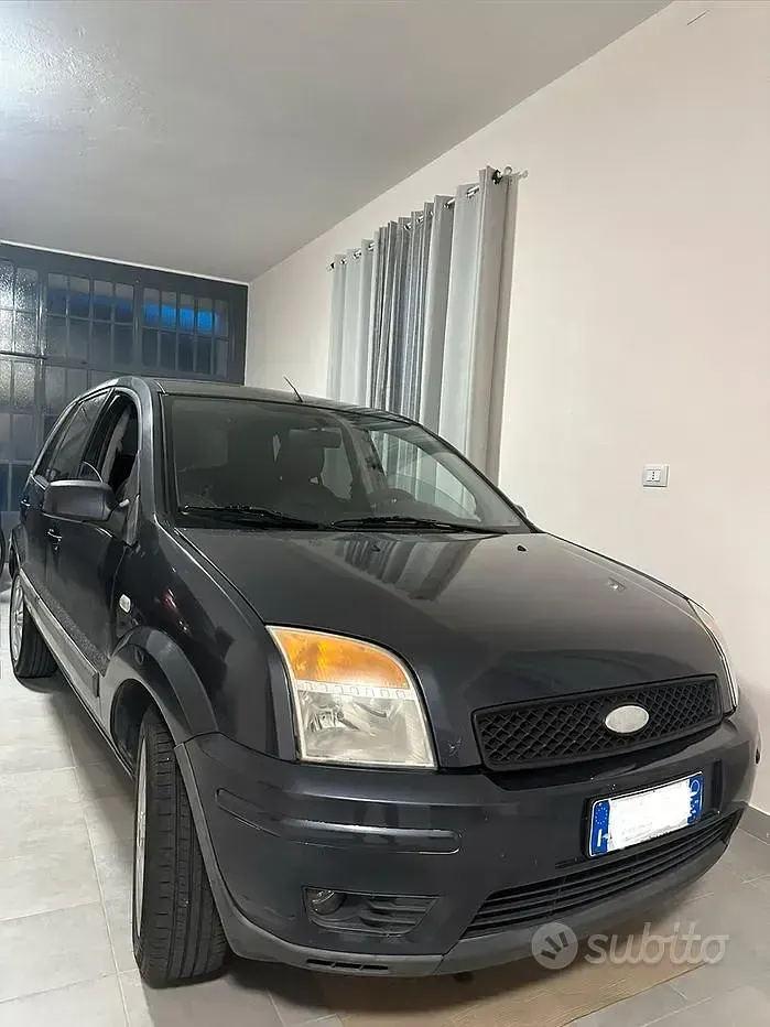 Usata Ford Fusion 80 CV (58 kW) 2008 Utilitaria