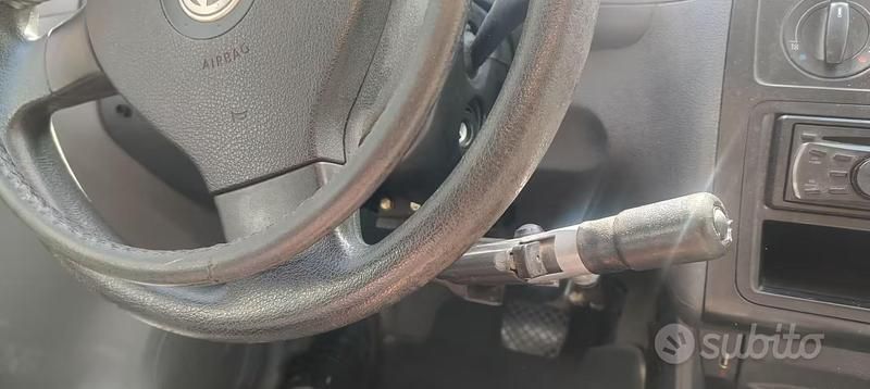 Usata VW Caddy 2006 Grigio Monovolume