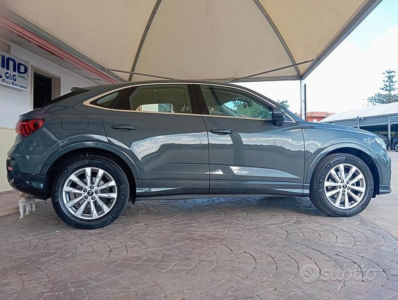 Usata Audi Q3 Sportback Business 150 CV (110 kW) 2022 Grigio SUV