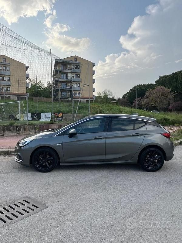 Usata Opel Astra Innovation 110 CV (80 kW) 2018 Grigio Berlina