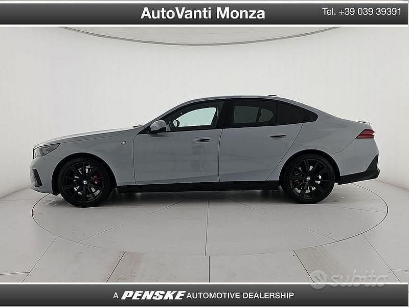 Begagnad BMW 520 M Sport 197 HK (144 kW) 2025 Grå Sedan