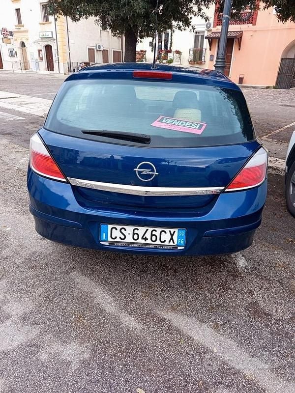 Usata Opel Astra 60 CV (44 kW) 2005 Blu Berlina