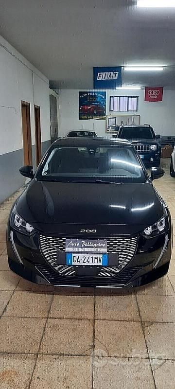 Usata Peugeot 208 Active 75 CV (55 kW) 2020 Nero Utilitaria