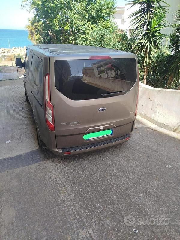 Usata Ford Tourneo Custom 136 CV (100 kW) 2021 Marrone Furgone