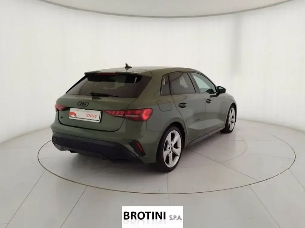 Usata Audi A3 S-Line 150 CV (110 kW) 2025 Verde Berlina