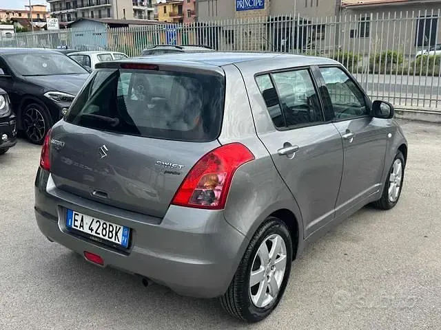 Usata Suzuki Swift GL 92 CV (67 kW) 2010 Grigio Utilitaria