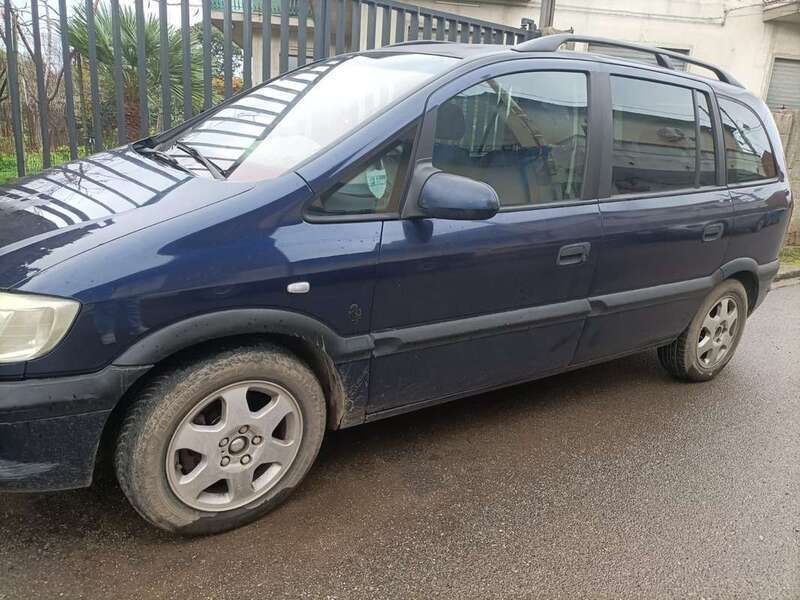 Usato 2000 Opel Zafira 2.0 Diesel 82 CV (400 €)