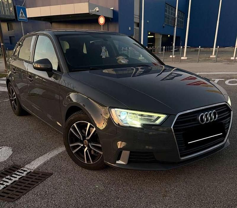 Usata Audi A3 Ambiente 116 CV (85 kW) 2017 Grigio Berlina