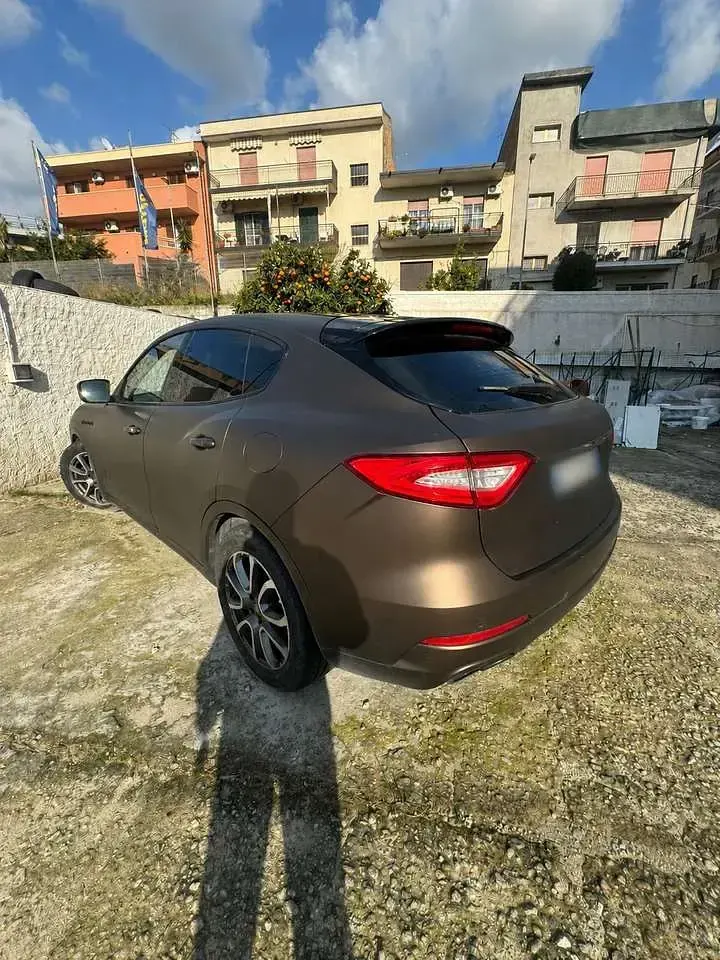 Usata Maserati Levante 275 CV (202 kW) 2018 Marrone SUV