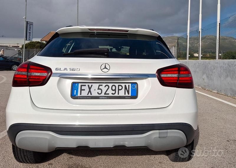 Usata Mercedes GLA180 Business 122 CV (89 kW) 2019 Bianco SUV