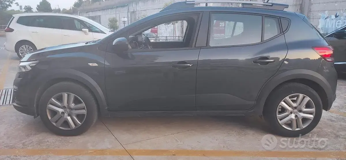 Usata Dacia Sandero Stepway 101 CV (74 kW) 2022 Grigio Berlina