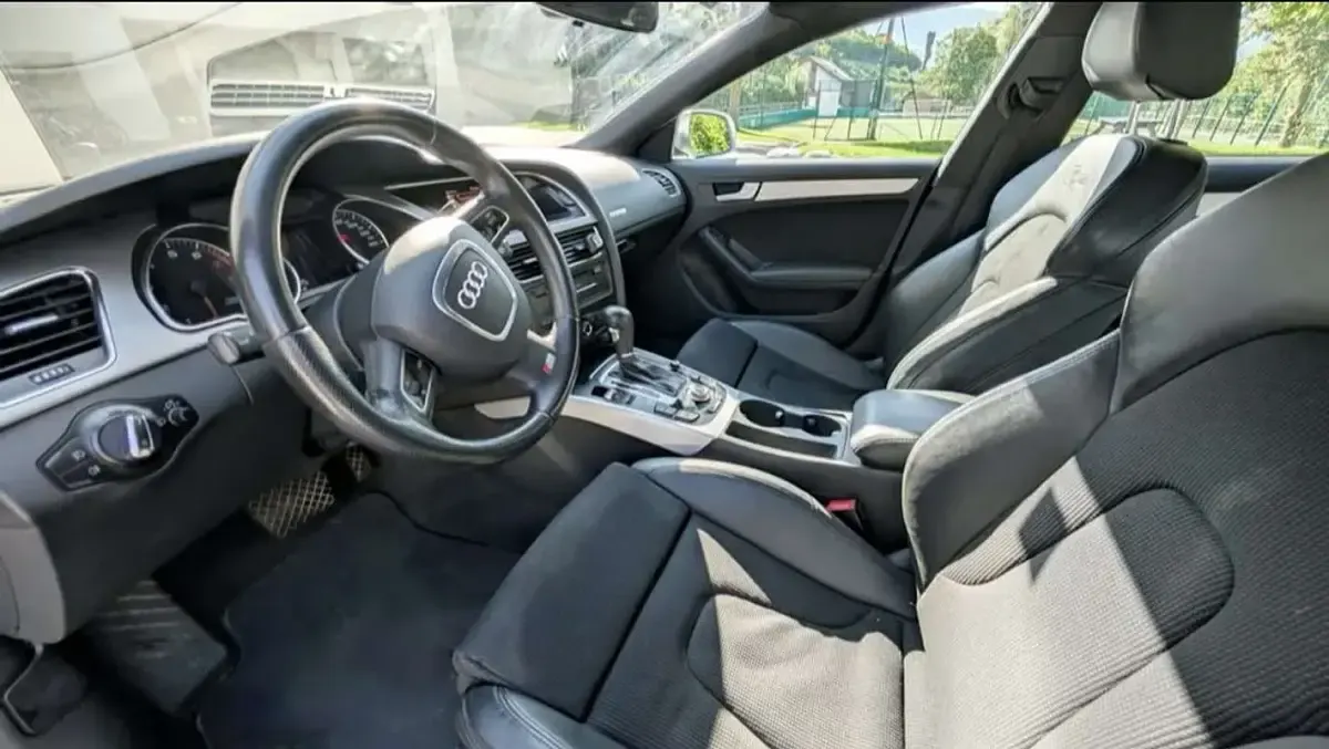 Usata Audi A5 Sportback Advanced 160 CV (117 kW) 2011 Argento Utilitaria