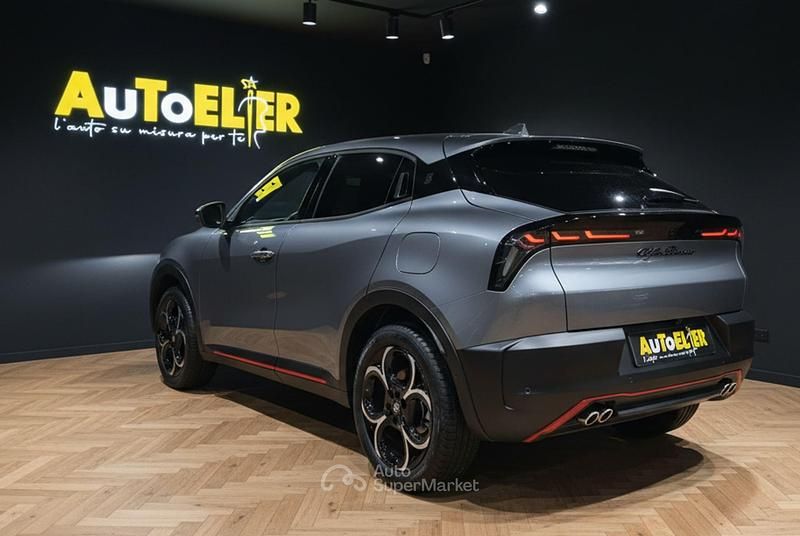 Nuova Alfa Romeo Junior Edizione Speciale 145 CV (106 kW) 2026 Grigio SUV