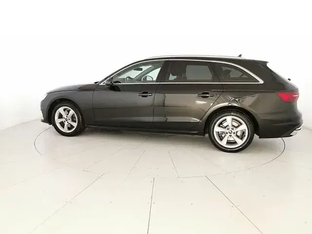 Usata Audi A4 Advanced Plus 163 CV (119 kW) 2021 Nero mythos metallizzato Station wagon