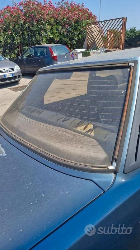 Usata Ford Taunus 63 CV (46 kW) 1984 Blu Berlina