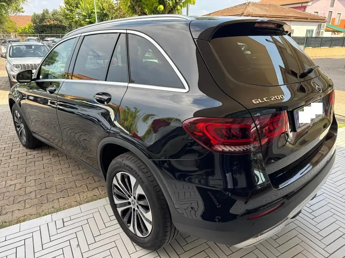 Usata Mercedes GLC200 197 CV (144 kW) 2020 Nero SUV