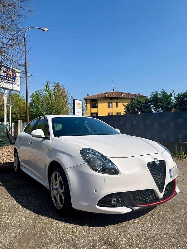 Usata Alfa Romeo Giulietta Business 120 CV (88 kW) 2017 Bianco Utilitaria