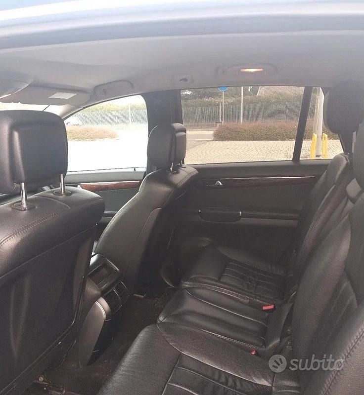 Usata Mercedes R320 224 CV (164 kW) 2008 Grigio Monovolume