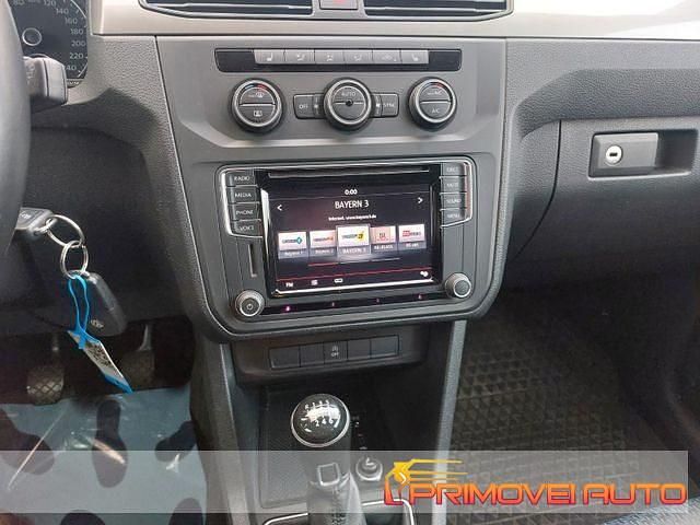 Usata VW Caddy Maxi Comfortline 110 CV (80 kW) 2016 Azzurro Monovolume