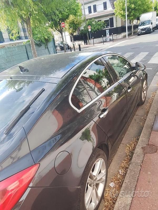 Usata Opel Insignia 194 CV (142 kW) 2012 Nero Berlina