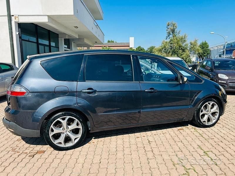 Usata Ford S-MAX Titanium 140 CV (102 kW) 2008 Grigio Monovolume