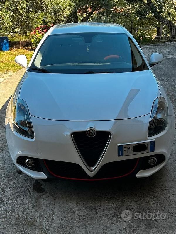 Usata Alfa Romeo Giulietta Business 120 CV (88 kW) 2017 Bianco Utilitaria