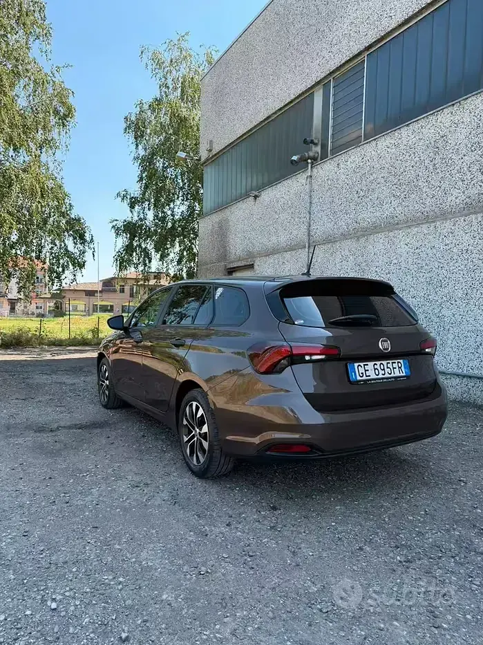 Usata Fiat Tipo 131 CV (96 kW) 2021 Marrone Station wagon