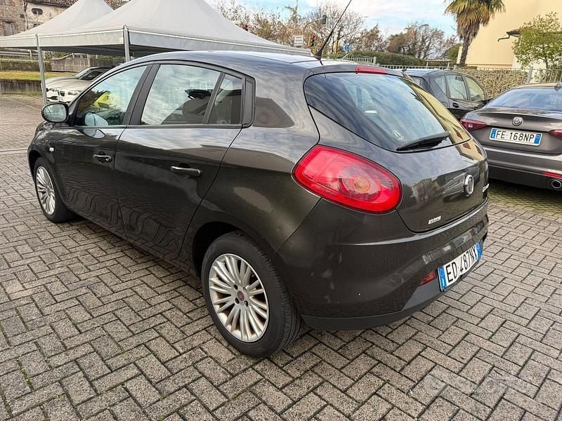 Usata Fiat Bravo 120 CV (88 kW) 2010 Marrone Utilitaria