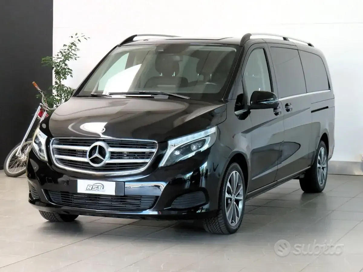 Usata Mercedes V220 Premium 163 CV (119 kW) 2019 Nero Monovolume