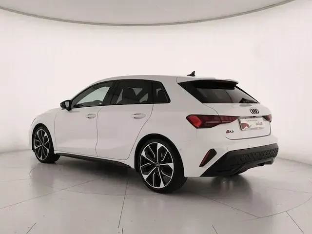 Usata Audi A3 S-Line 150 CV (110 kW) 2024 Bianco arkona Berlina