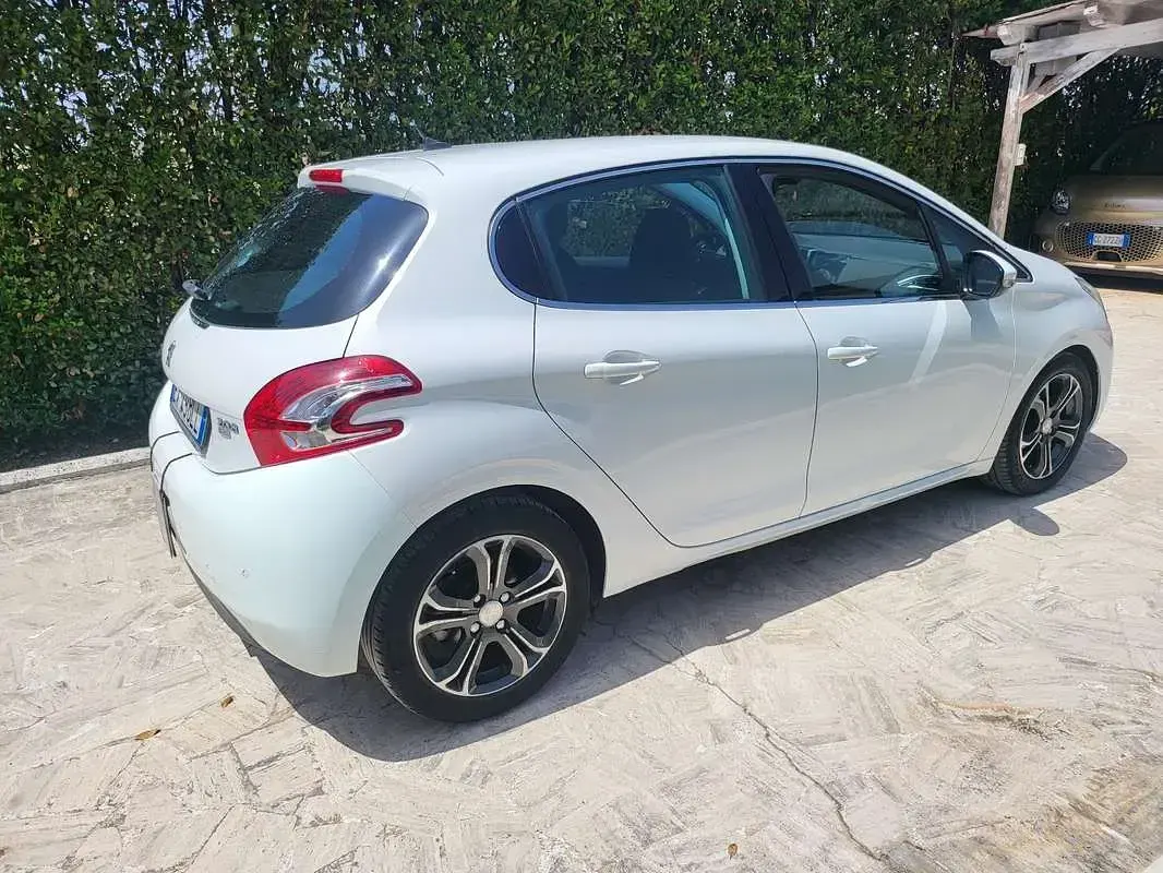 Usata Peugeot 2008 Allure 92 CV (67 kW) 2014 SUV