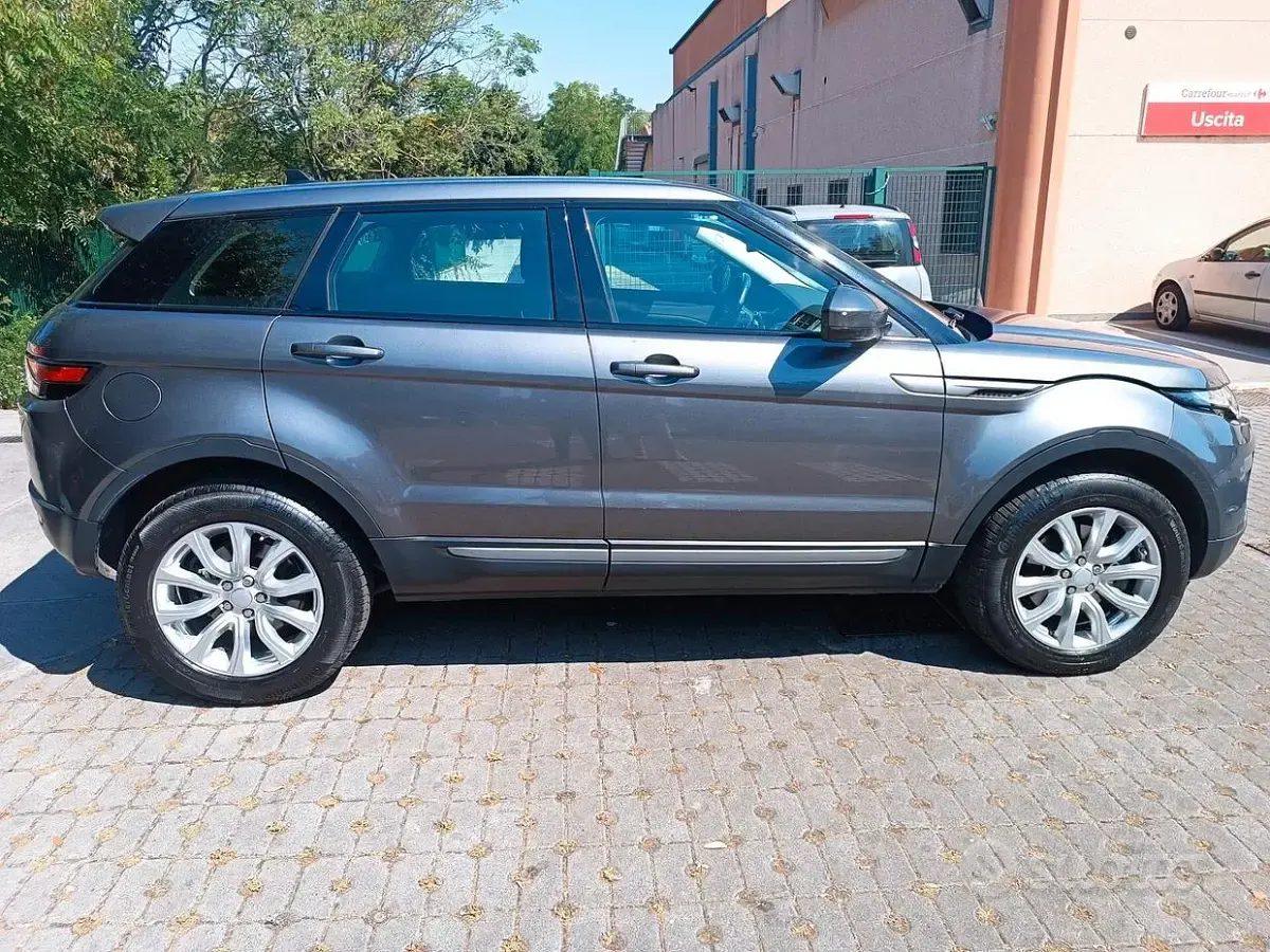 Usata Land Rover Range Rover evoque 150 CV (110 kW) 2016 Grigio SUV
