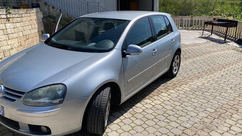 Usata VW Golf IV 2004 Grigio Berlina