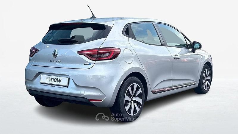 Usata Renault Clio V Zen 140 CV (102 kW) 2021 Argento Berlina