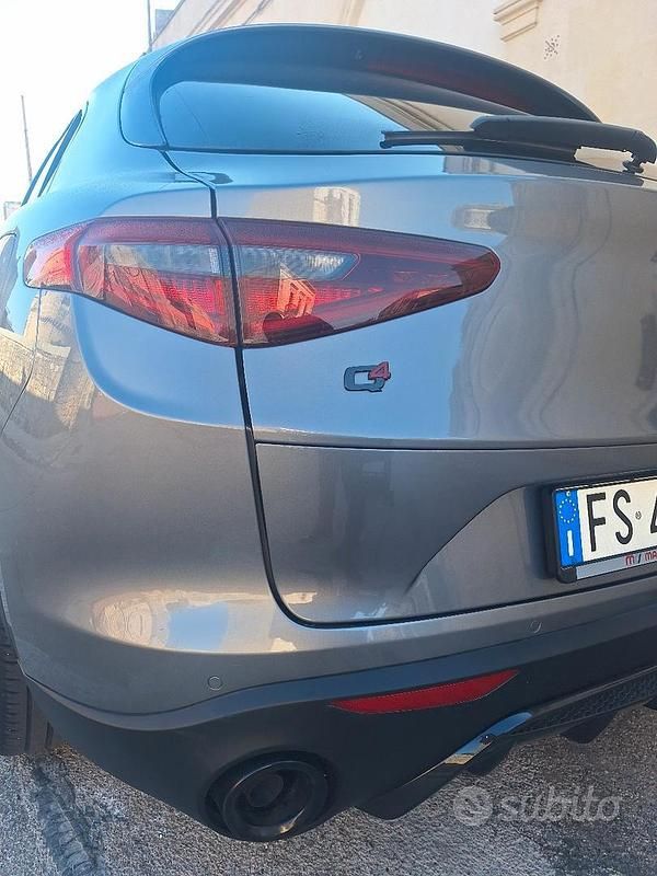 Usata Alfa Romeo Stelvio 190 CV (139 kW) 2019 Grigio SUV