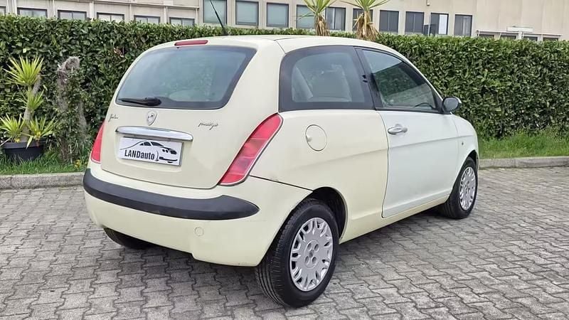 Usata Lancia Ypsilon 69 CV (50 kW) 2006 Bianco Utilitaria