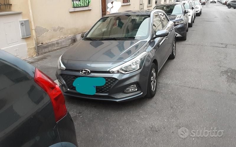 Usata Hyundai i20 75 CV (55 kW) 2019 Grigio Utilitaria