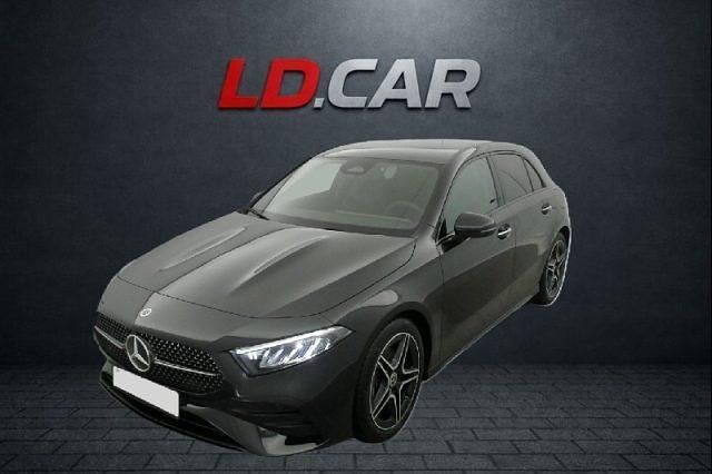 Nero metallizzato Usata 2023 Mercedes A200 AMG Line Premium | 38.950 € (Molto cara) - Immagine 1/4