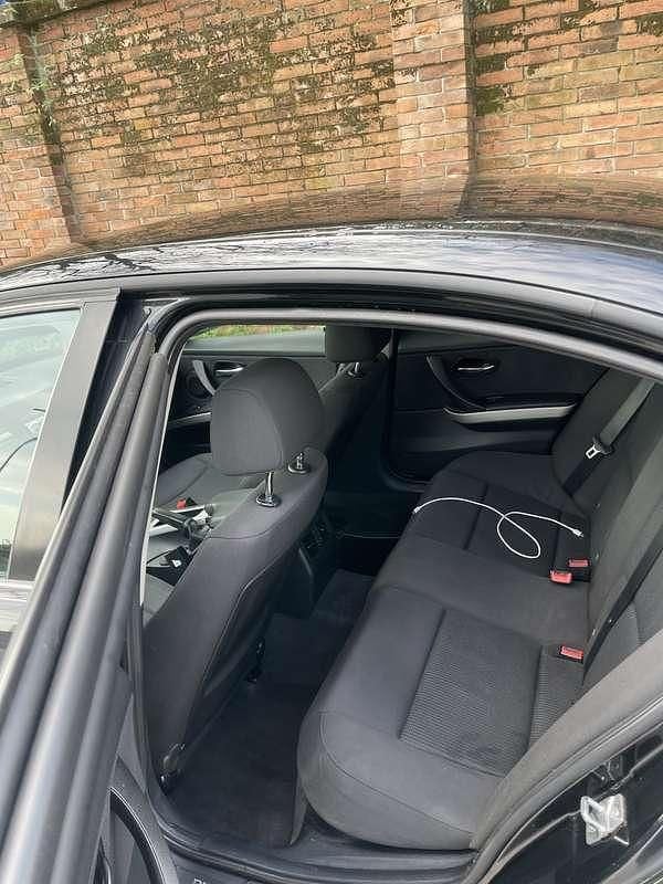 Usata BMW 318 143 CV (105 kW) 2011 Berlina