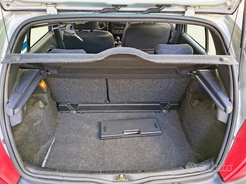 Usata Renault Clio II 65 CV (47 kW) 2003 Grigio Utilitaria