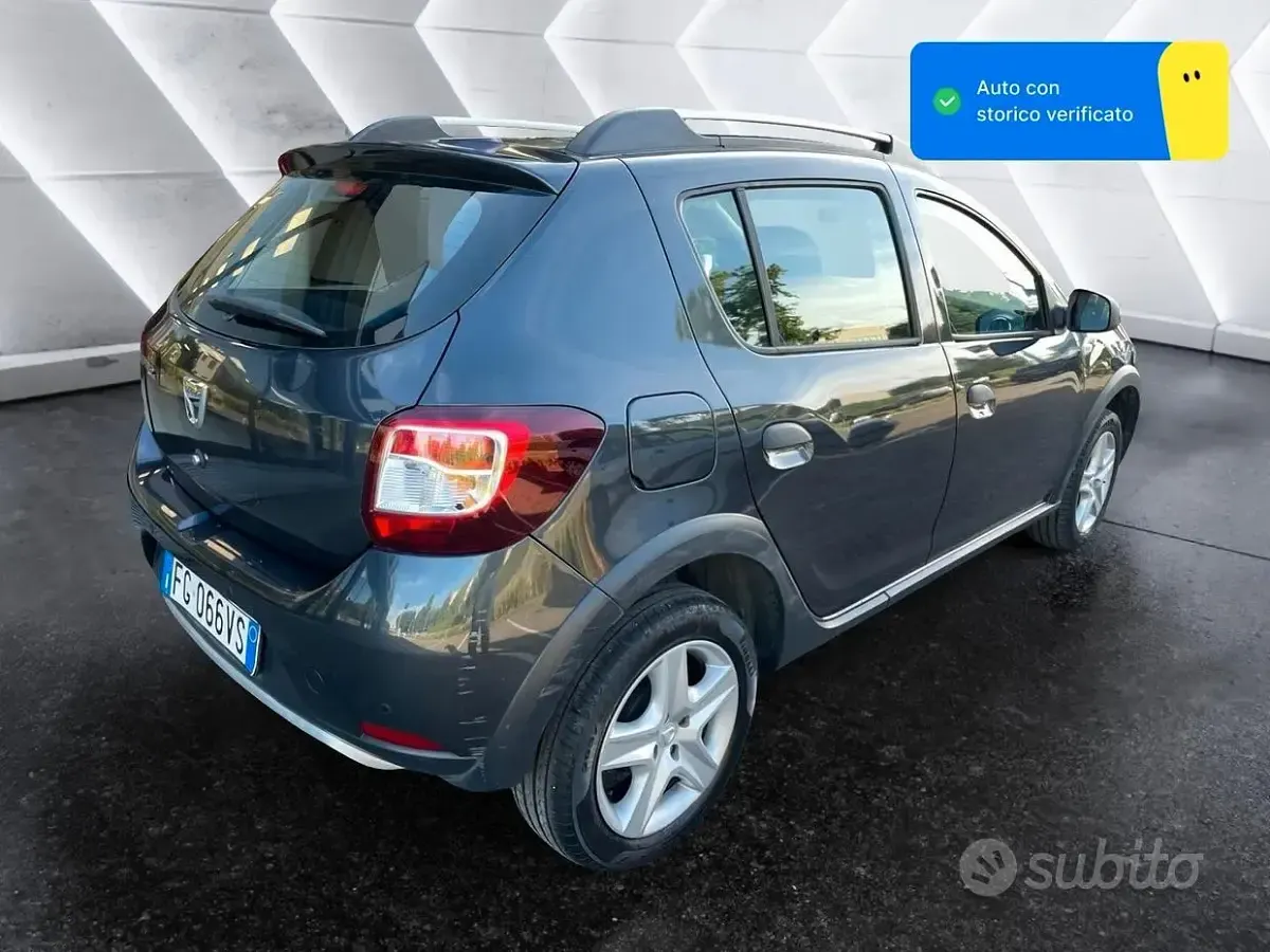 Usata Dacia Sandero Stepway 90 CV (66 kW) 2017 Grigio Berlina