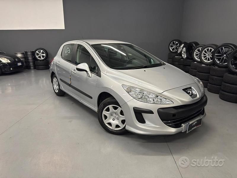Usata Peugeot 308 Premium 98 CV (72 kW) 2010 Grigio Berlina