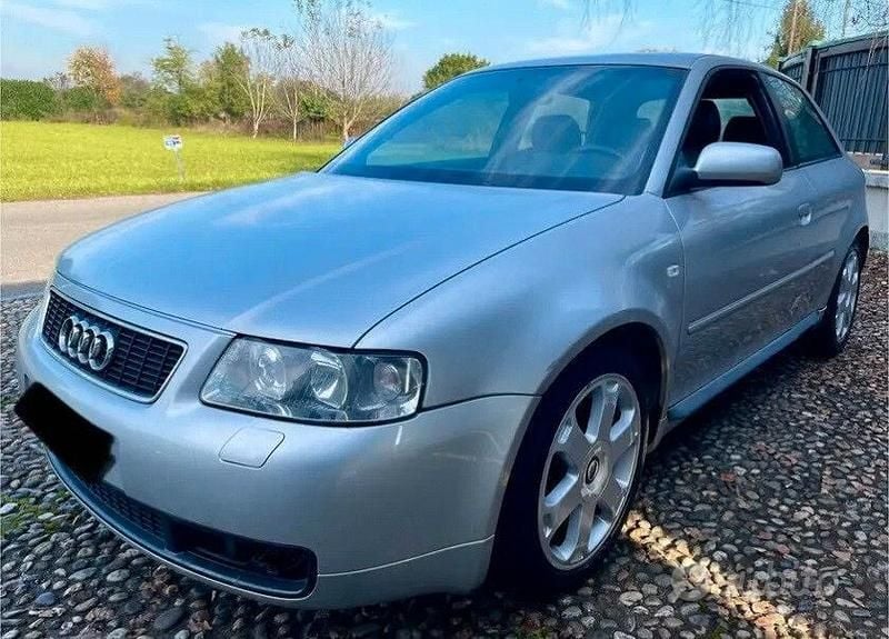 Grigio Usata 2000 Audi A3 Tre volumi | 9999 € (Buon prezzo) - Immagine 1/4