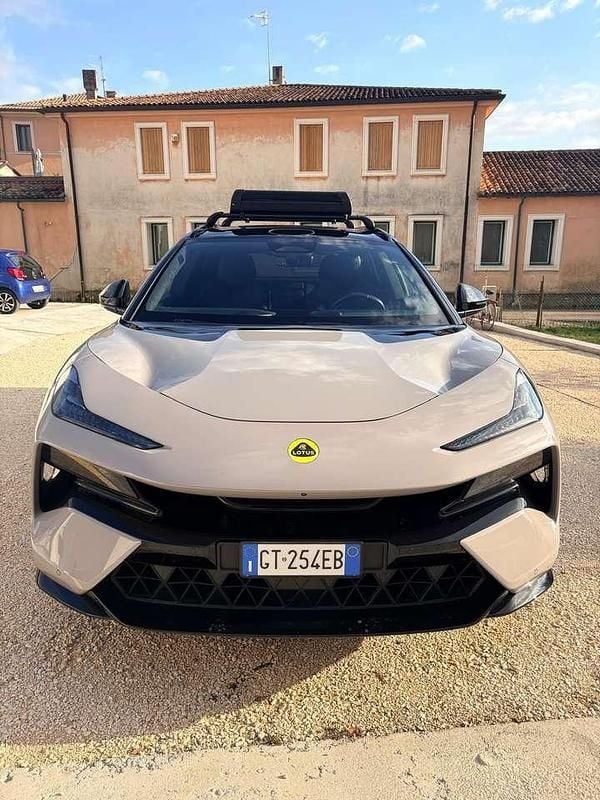 Usata Lotus Eletre 139 kW (190 CV) 2024 Grigio SUV