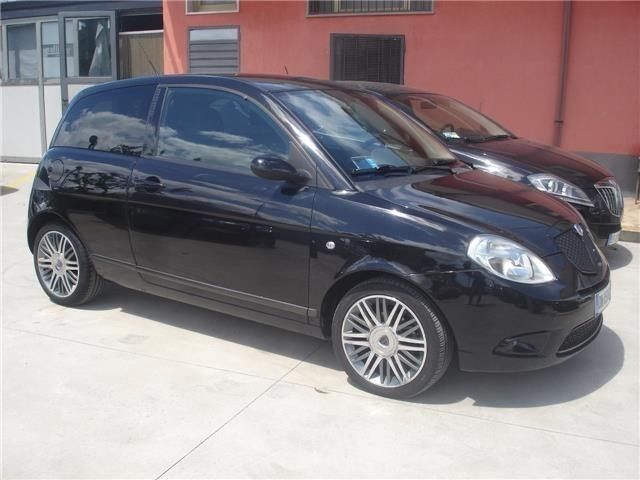 Usato 1.3 MJT 105 CV Sport MomoDesign Lancia Ypsilon – 2004, km ... Usato 1.3 MJT 105 CV Sport MomoDesign Lancia Ypsilon – 2004, km ...